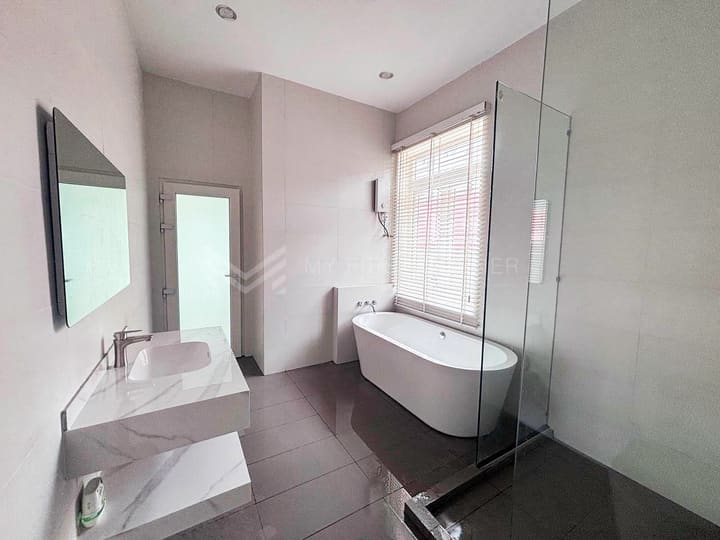 Villa for rent in Toul Tompong Area