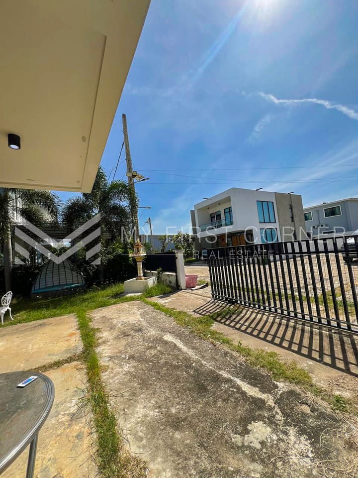 Modern Villa Corner House with Large Surrounding Land l Borey William Phase 1