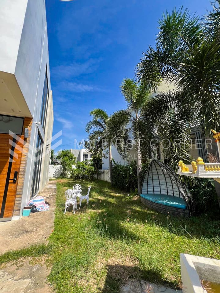 Modern Villa Corner House with Large Surrounding Land l Borey William Phase 1