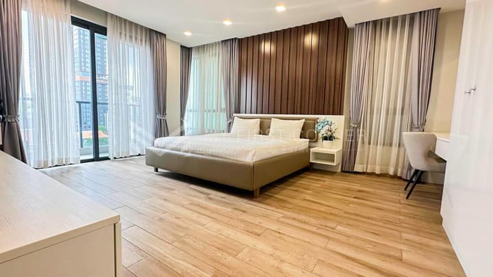 Luxurt 3bedroom service apartment for rent in Bkk1