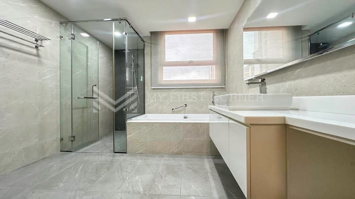 Luxurt 3bedroom service apartment for rent in Bkk1