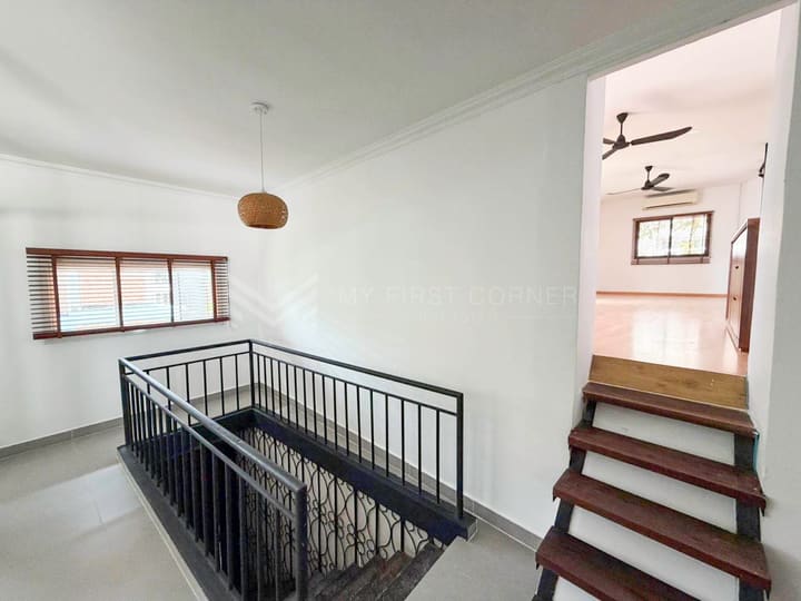 3-Bedroom renovated apartment for rent in tonle bassac Area