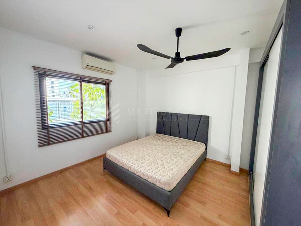3-Bedroom renovated apartment for rent in tonle bassac Area