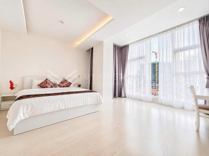 Spacious Three bedroom service apartment for rent in BKK1