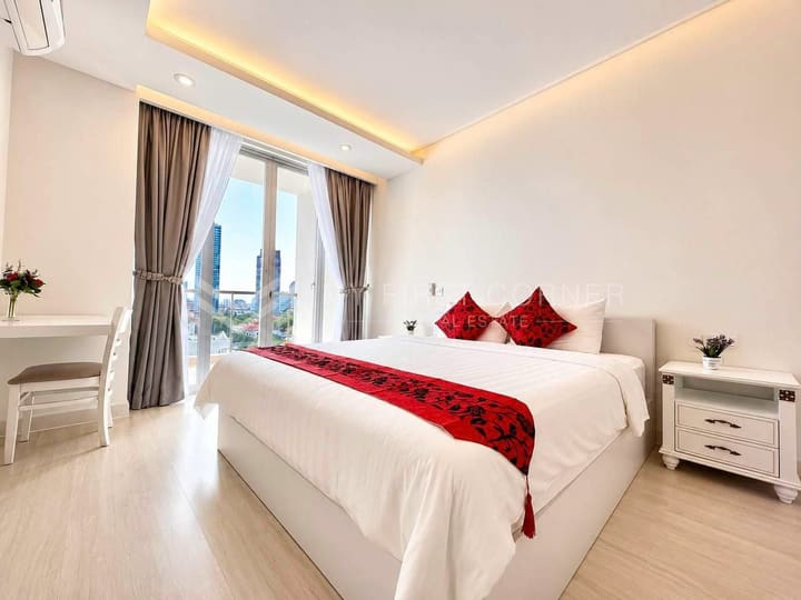 Spacious Three bedroom service apartment for rent in BKK1