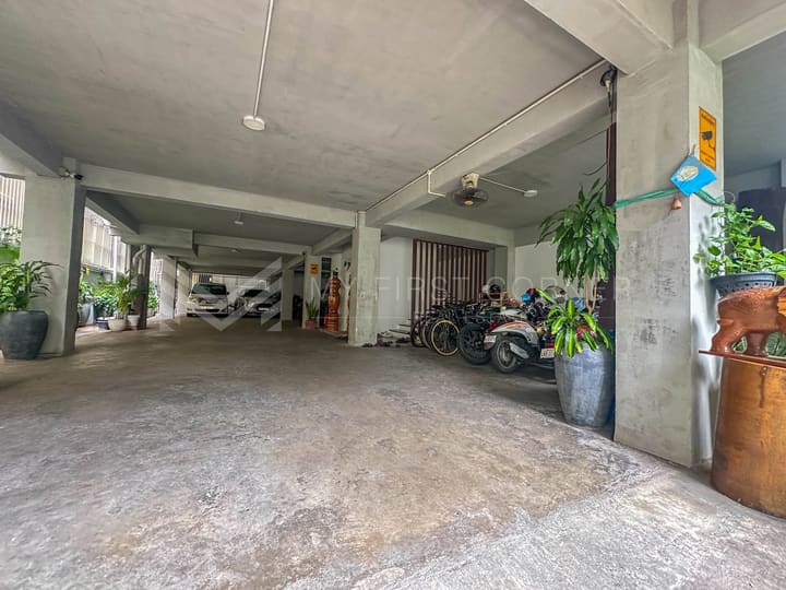 Apartment in BKK 1, photograph 11