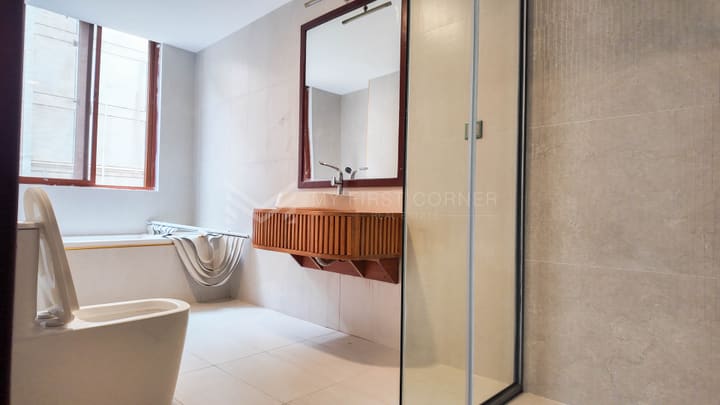 Apartment in BKK 1, photograph 10