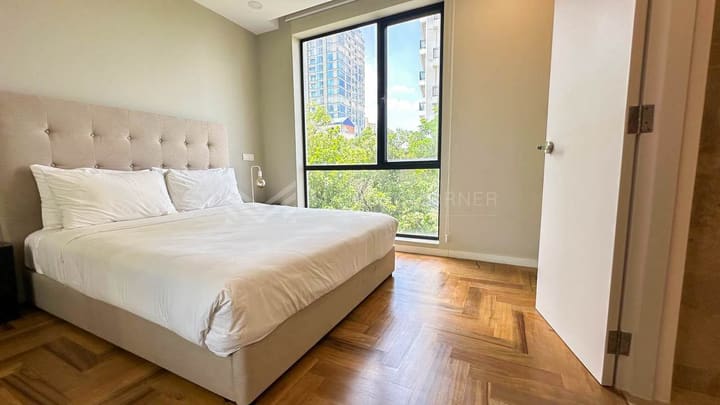Condo in Tonle Bassac, photograph 11