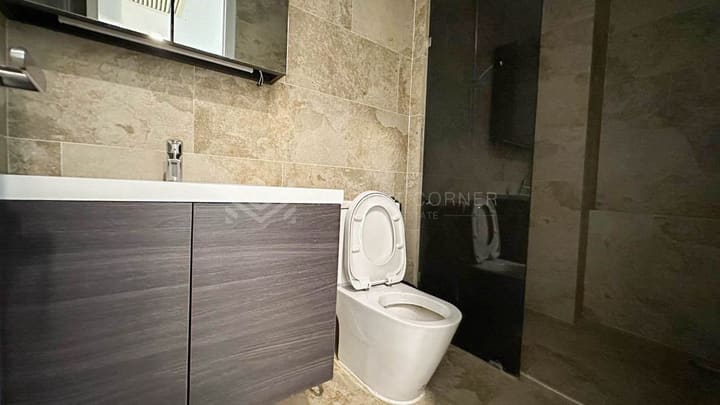 Condo in Tonle Bassac, photograph 15