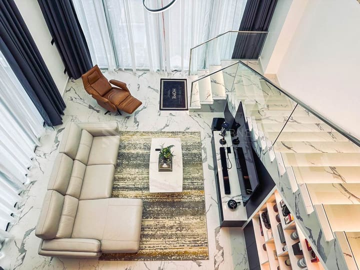 Penthouse in Orussey, photograph 2