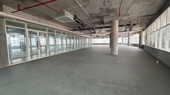 Commercial in Tonle Bassac, photograph 2