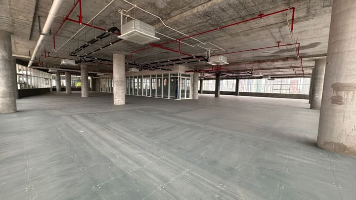 Commercial in Tonle Bassac, photograph 4