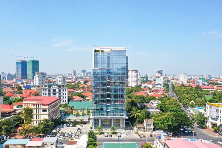 Commercial in Toul Kouk, photograph 1