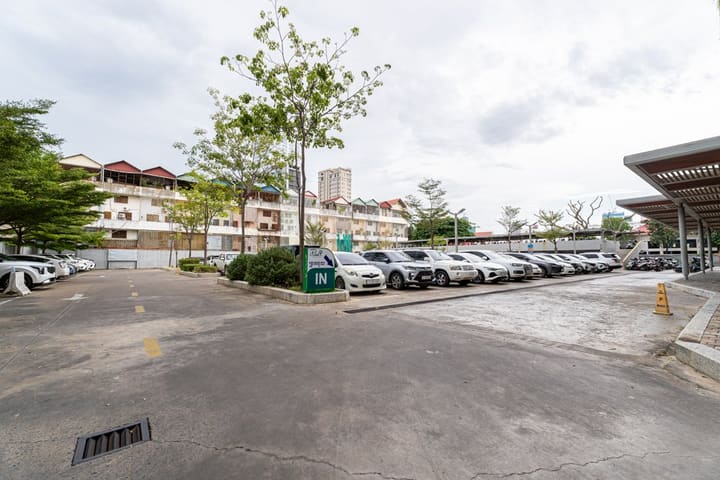 Commercial in BKK 3, photograph 6