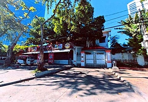 Land & House in Srah Chak, Phnom Penh (photo 1)